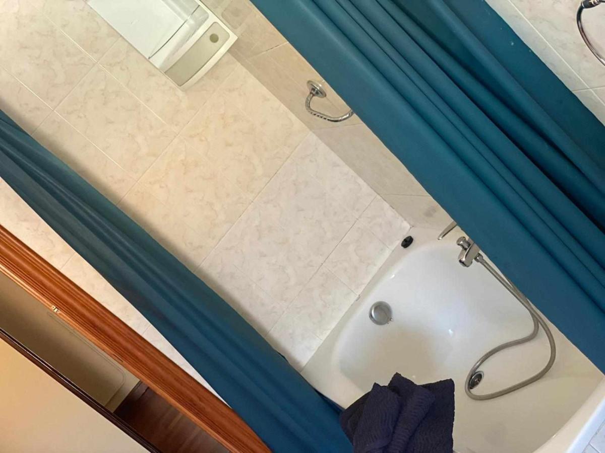 Bed and Breakfast Residencia 12 OCTUBRE Madrid Exterior foto
